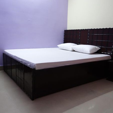 Nanda Hotel Hanumāngarh Exteriör bild