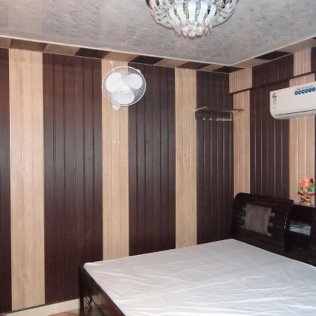 Nanda Hotel Hanumāngarh Exteriör bild